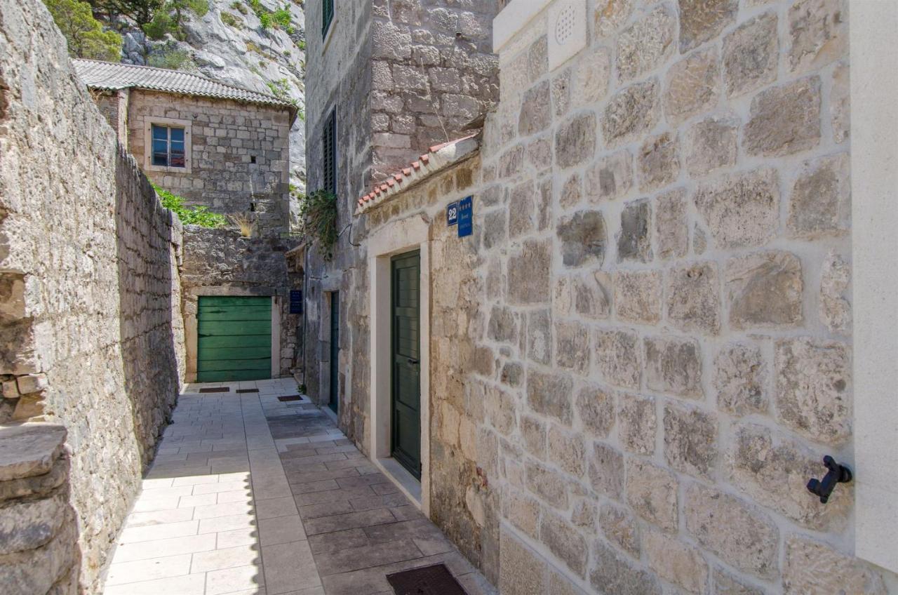 Apartments Mira أوميس المظهر الخارجي الصورة
