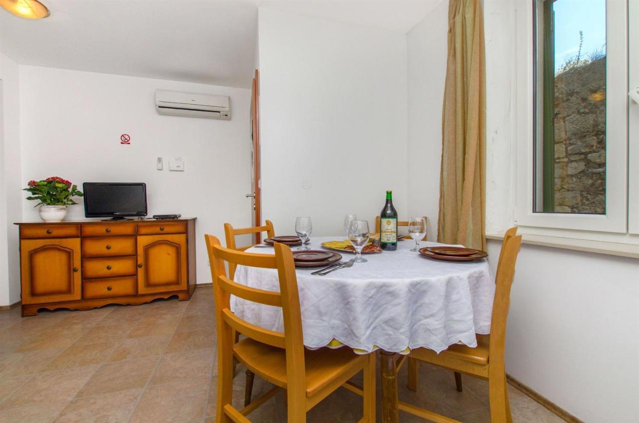 Apartments Mira أوميس المظهر الخارجي الصورة