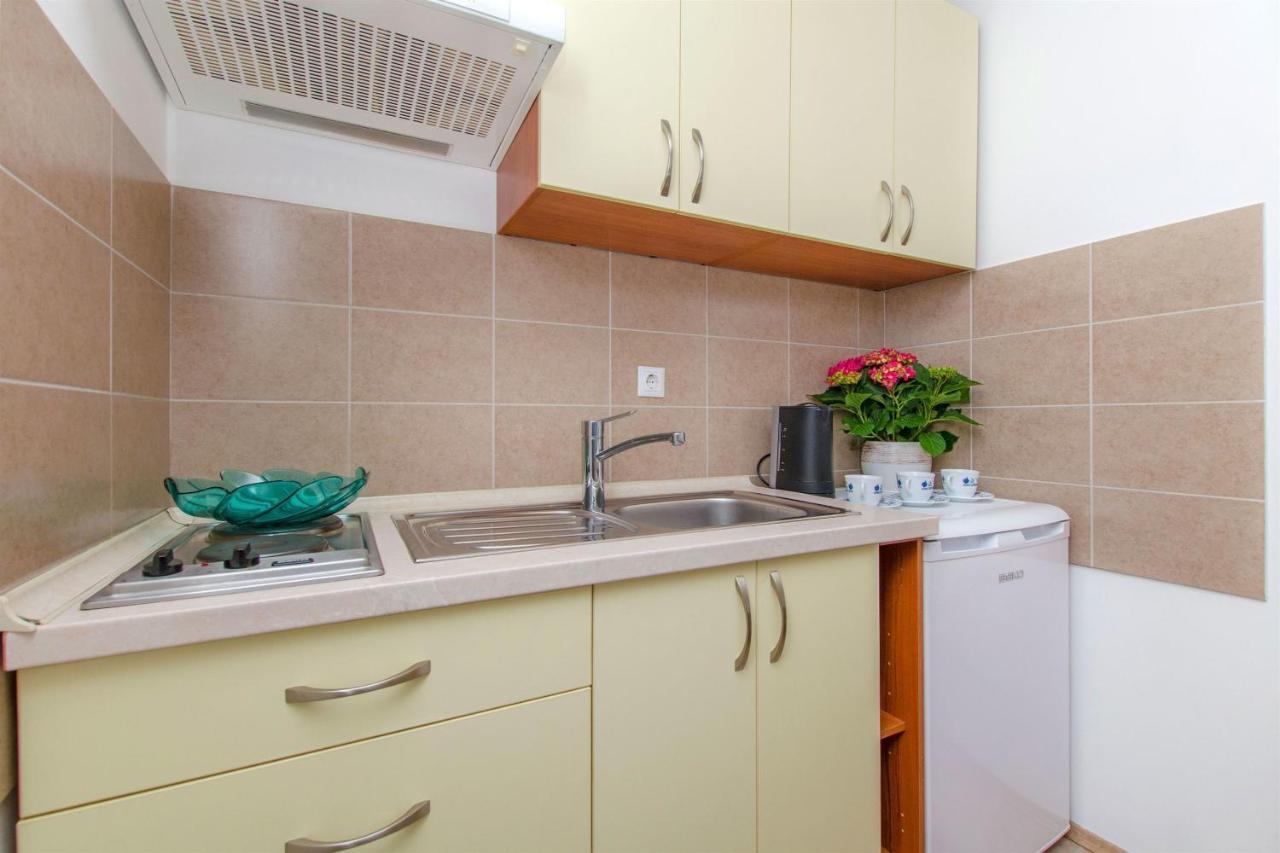 Apartments Mira أوميس المظهر الخارجي الصورة