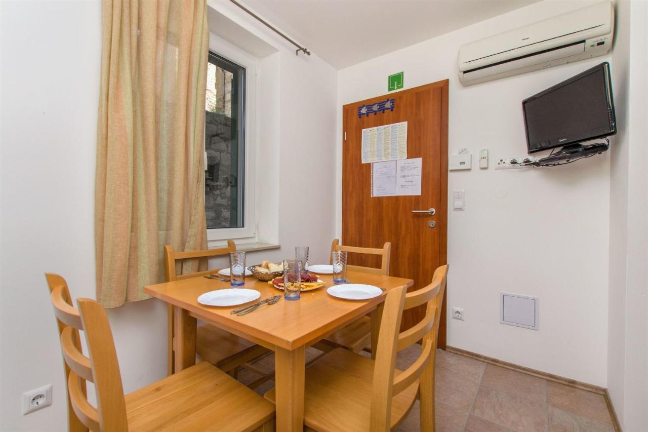 Apartments Mira أوميس المظهر الخارجي الصورة