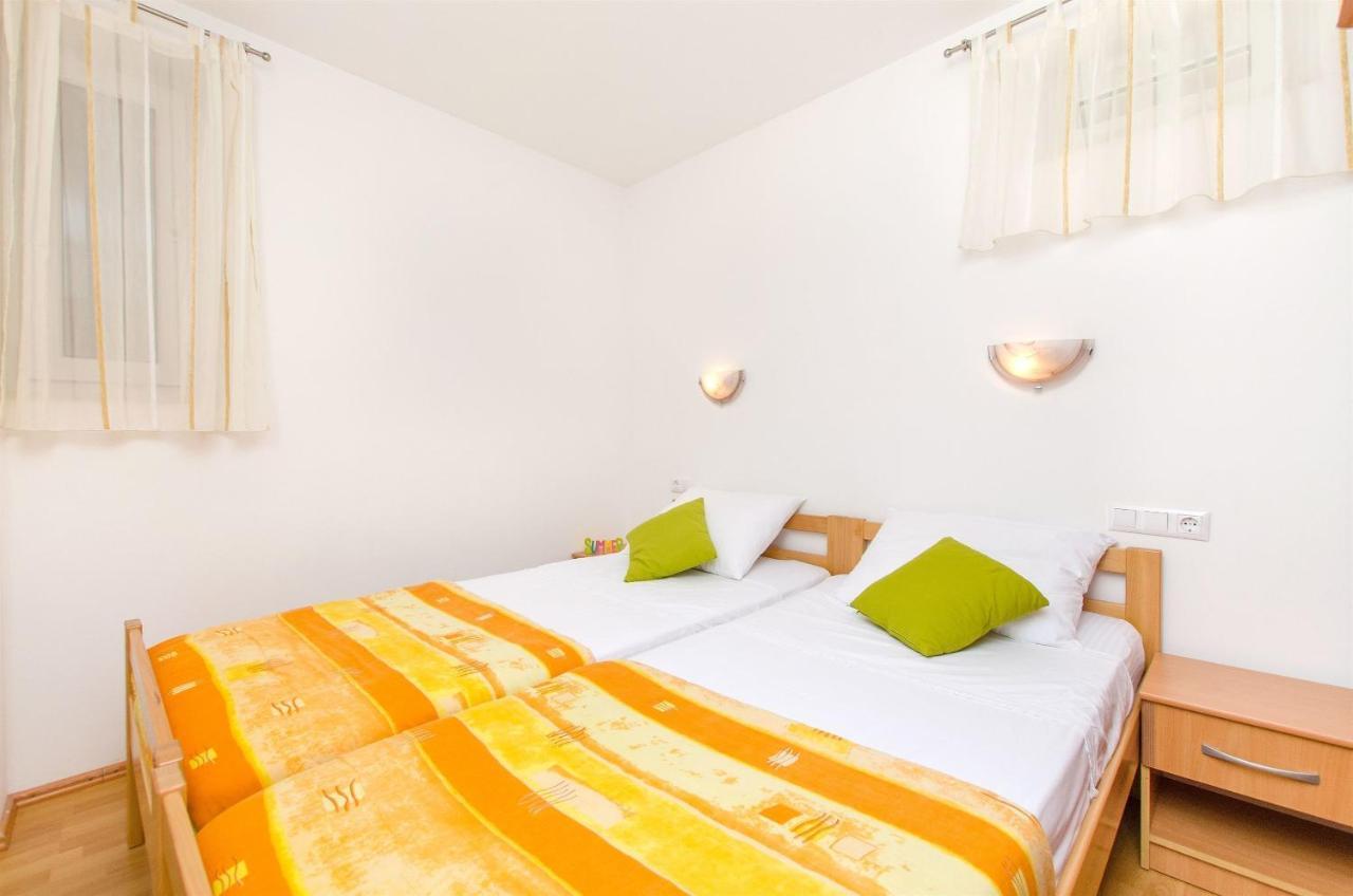 Apartments Mira أوميس المظهر الخارجي الصورة