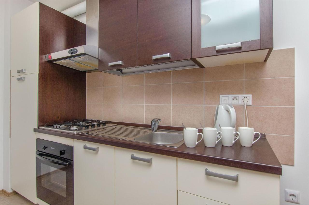 Apartments Mira أوميس المظهر الخارجي الصورة