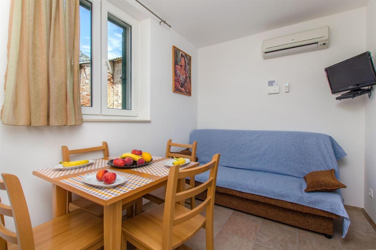 Apartments Mira أوميس المظهر الخارجي الصورة